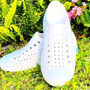 NATIVE Shoes Jefferson White US 6M 8W Slip on Sneaker